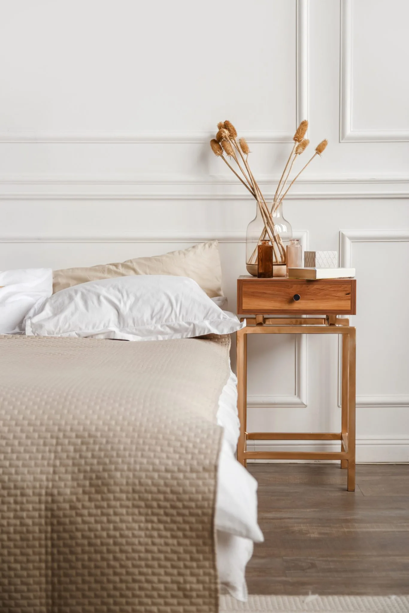 Cozy details in white contemporary bedroom AdobeStock 369942335 scaled