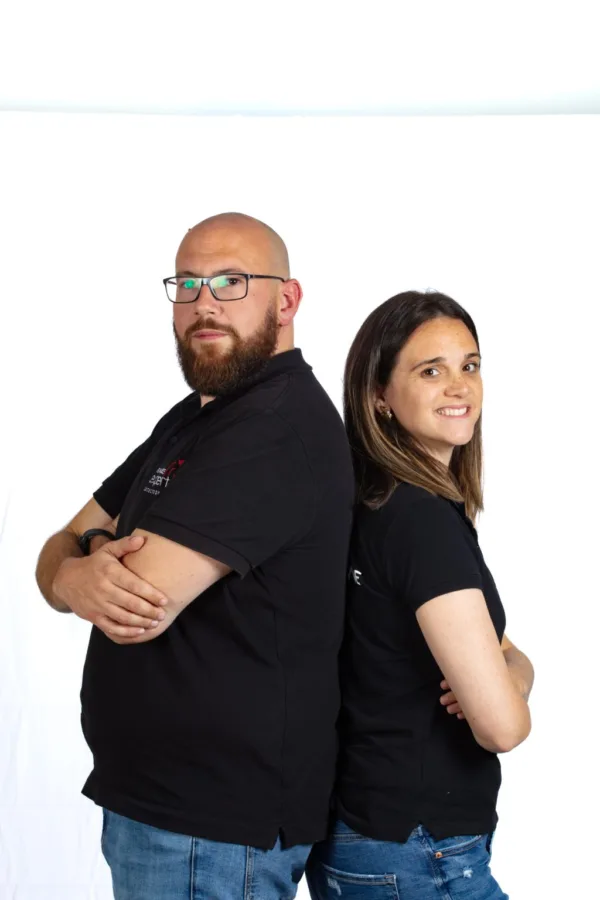 Deux professionnels de chez Punaises Expert