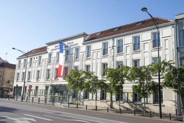 Mairie de Champigny 01 0
