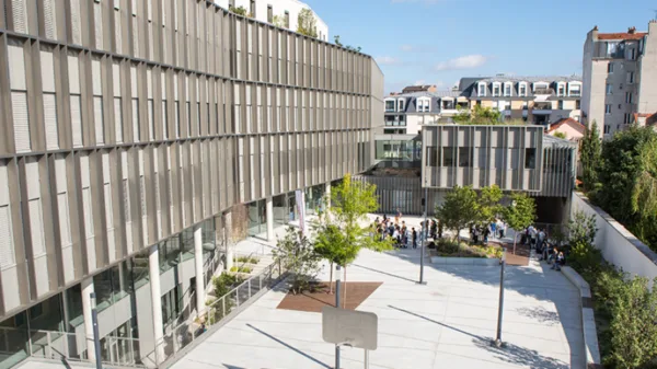 Etablissements sensibles aux punaises de lit à Vincennes Nouveau lycée de Vincennes